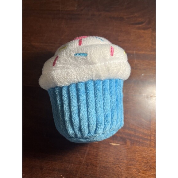 Zippy Paws Zippy Blueberry Cupcake Dog Toy - Picture 1 of 3